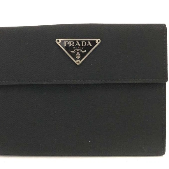 Prada Tessuto Nylon / Leather Triangle Prada Logo Black chic fashion luxurious - Picture 1 of 13
